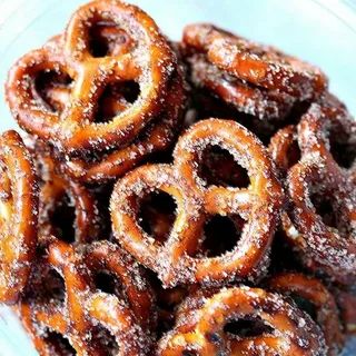 Cinnamon Pretzel